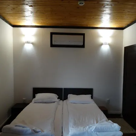 Hotel Trifon Zarezan Family