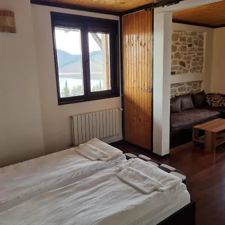 Trifon Zarezan Family 3*