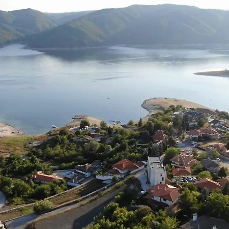 Trifon Zarezan Family Hotel 3*