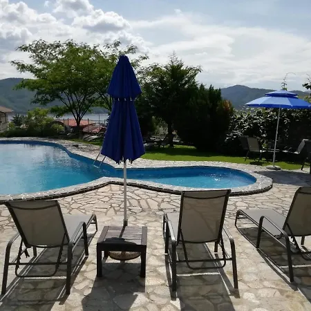 Хотел Trifon Zarezan Family 3*